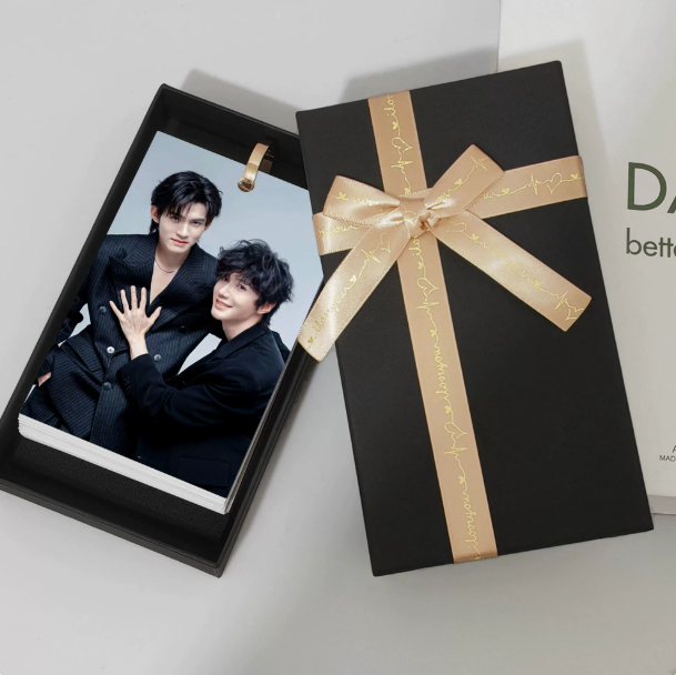 To My Shore – Yun Qi & Hao Yiran Tischkalender 2027 | Wochenkalender mit 54 Fotoblättern & Geschenkbox 🇨🇳